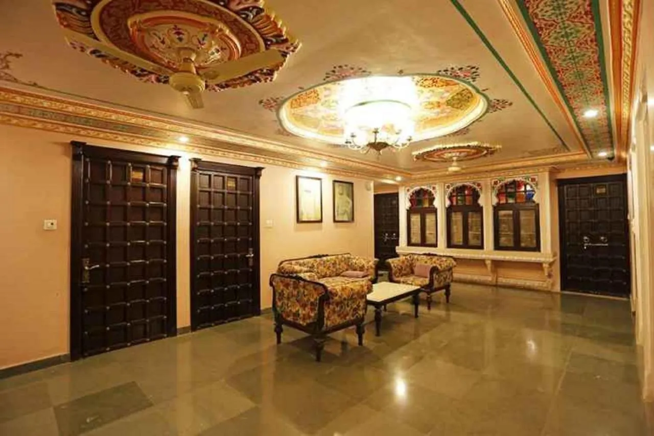 Отель Inder Prakash Lake Facing